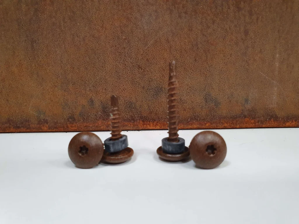 Corten spalvos savisriegiai