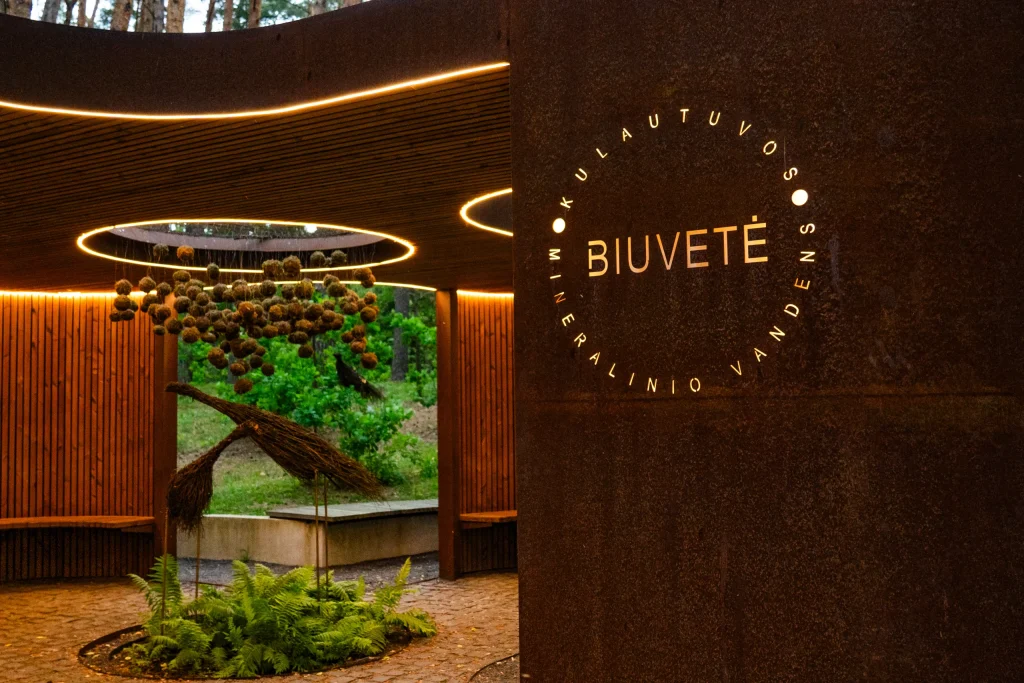 Kulautuvos mineralinio vandens biuvetė